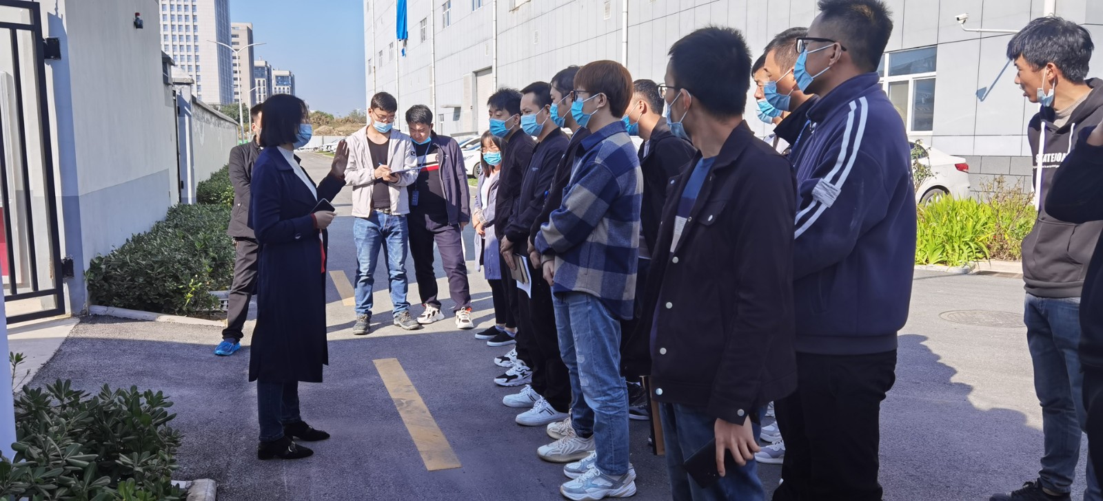 undefined 优游国际微电动力部组织开展化学品泄漏应急演练